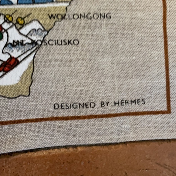 Hermes Auth designed by Hermes Vtg linen map of Australia measures 29 x 19 - Picture 12 of 12